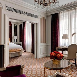One-Bedroom King Suite